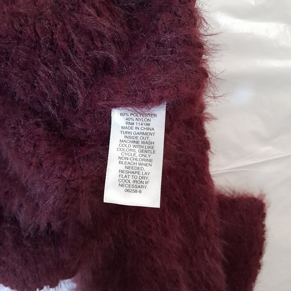 ● Arizona Jean Co. | Cropp Faux Fur Sweater - Picture 9 of 10